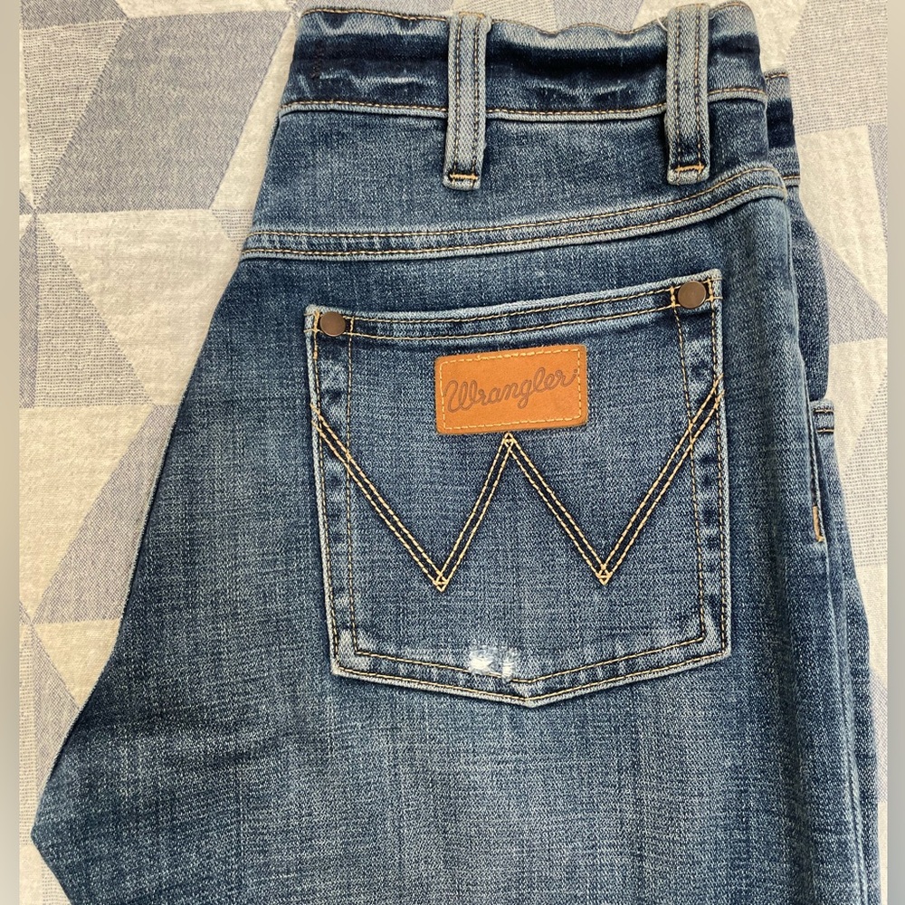 Wrangler boyfriend straight raw hem